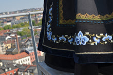 Last inn bildet i Galleri-visningsprogrammet, Nærbilde av brodert stakk