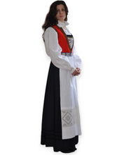 Last inn bildet i Galleri-visningsprogrammet, Hardangerbunad