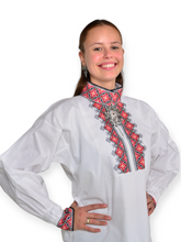 Last inn bildet i Galleri-visningsprogrammet, Beltestakk skjorte håndbrodert