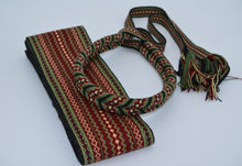 Last inn bildet i Galleri-visningsprogrammet, Belte og hårvippe i rødt, grønt, gult og sorte farger og mønster